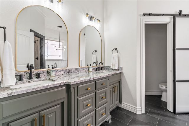 207 N Angel Falls Lane, Springdale, AR 72762