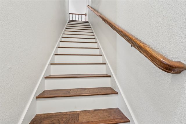 207 N Angel Falls Lane, Springdale, AR 72762