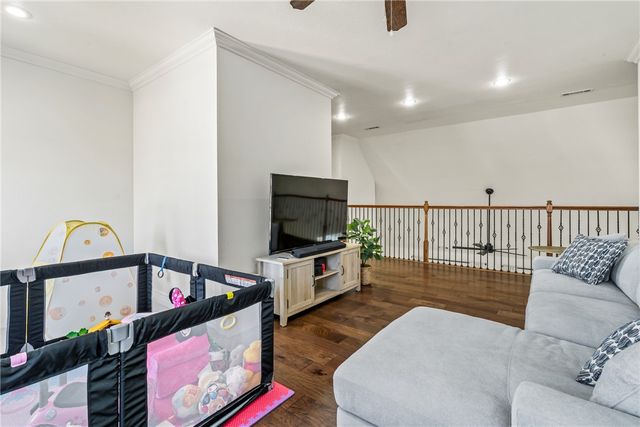 207 N Angel Falls Lane, Springdale, AR 72762