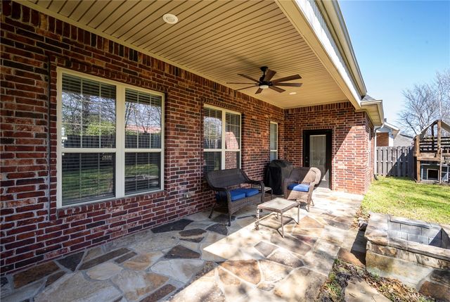 207 N Angel Falls Lane, Springdale, AR 72762