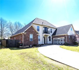 207 N Angel Falls Lane, Springdale, AR 72762