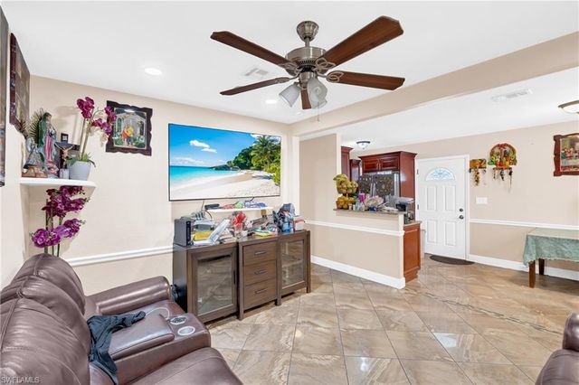 1847 Maple DR, Fort Myers, FL 33907