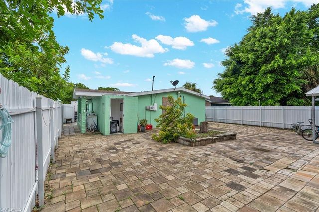 1847 Maple DR, Fort Myers, FL 33907