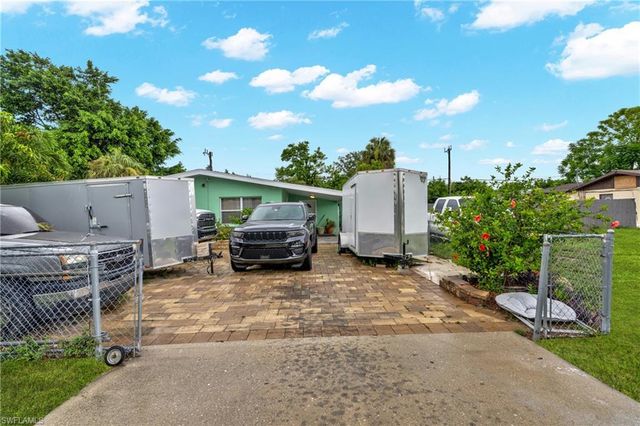 1847 Maple DR, Fort Myers, FL 33907