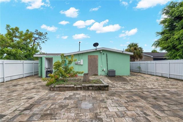 1847 Maple DR, Fort Myers, FL 33907