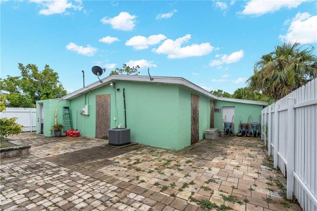 1847 Maple DR, Fort Myers, FL 33907