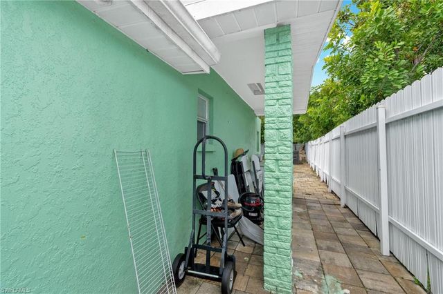 1847 Maple DR, Fort Myers, FL 33907