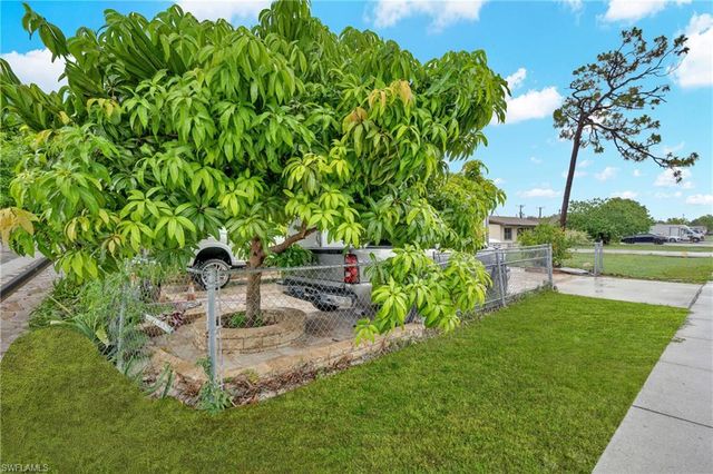 1847 Maple DR, Fort Myers, FL 33907