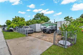 1847 Maple DR, Fort Myers, FL 33907