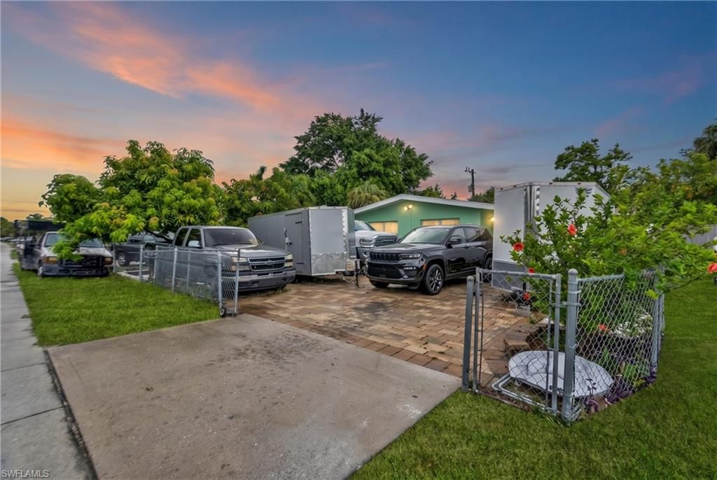 1847 Maple DR, FORT MYERS, FL 33907 — photo 2
