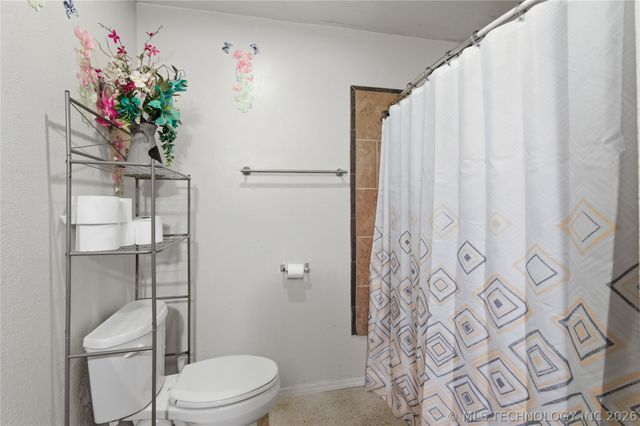 15171 N Lost City Road E, Hulbert, OK 74441