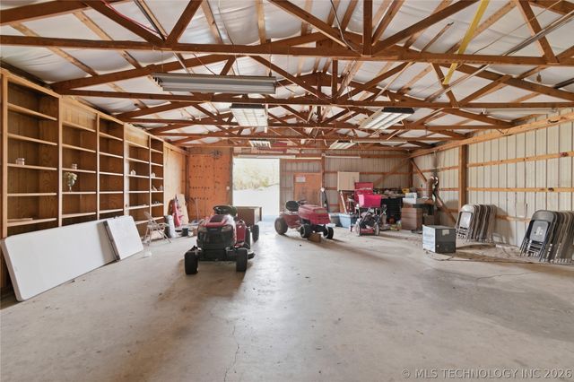 15171 N Lost City Road E, Hulbert, OK 74441