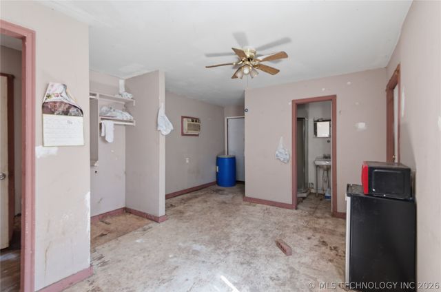 15171 N Lost City Road E, Hulbert, OK 74441