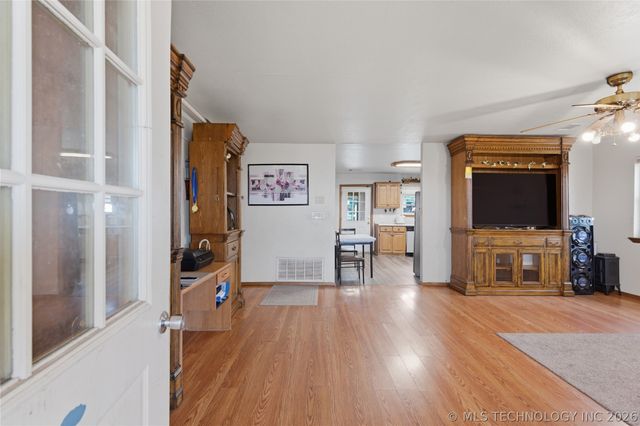 15171 N Lost City Road E, Hulbert, OK 74441