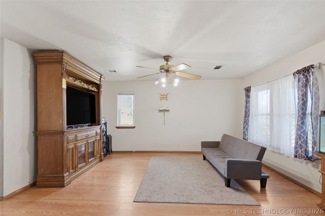 15171 N Lost City Road E, Hulbert, OK 74441