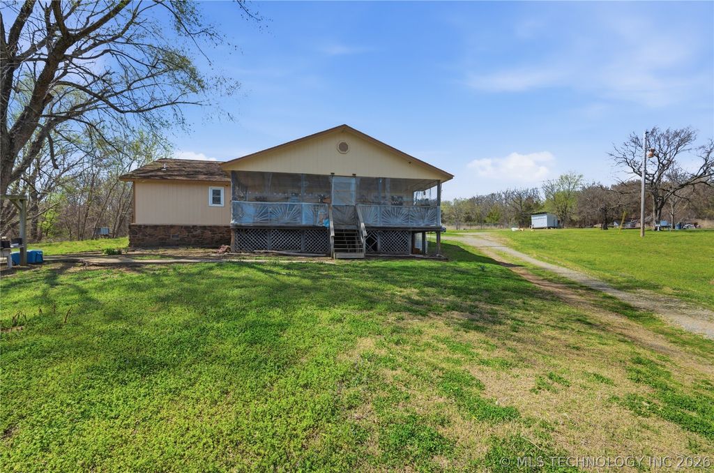 15171 N Lost City Road E, Hulbert, OK 74441
