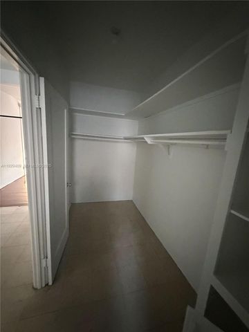 905 16th St 8, Miami Beach, FL 33139