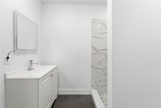 82 Hillcrest Avenue, Pawtucket, RI 02860