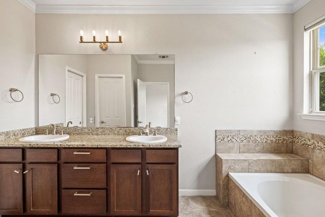 8305 Nicola TRL, Austin, TX 78745