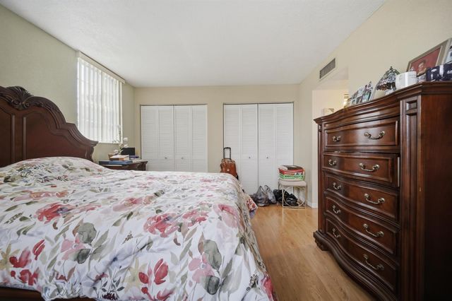 3040 Holiday Springs Boulevard 212, Margate, FL 33063