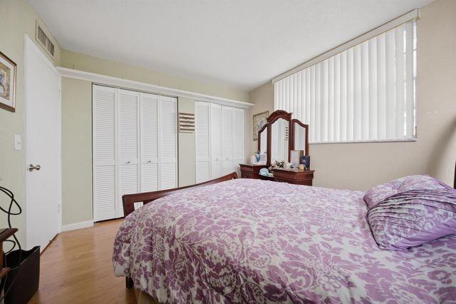 3040 Holiday Springs Boulevard 212, Margate, FL 33063