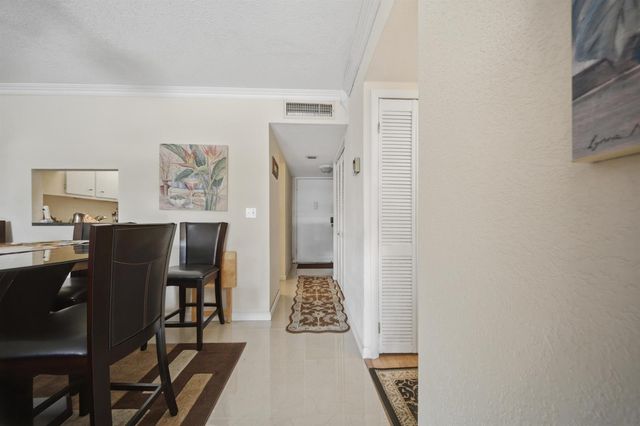 3040 Holiday Springs Boulevard 212, Margate, FL 33063