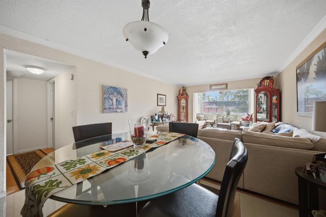 3040 Holiday Springs Boulevard 212, Margate, FL 33063