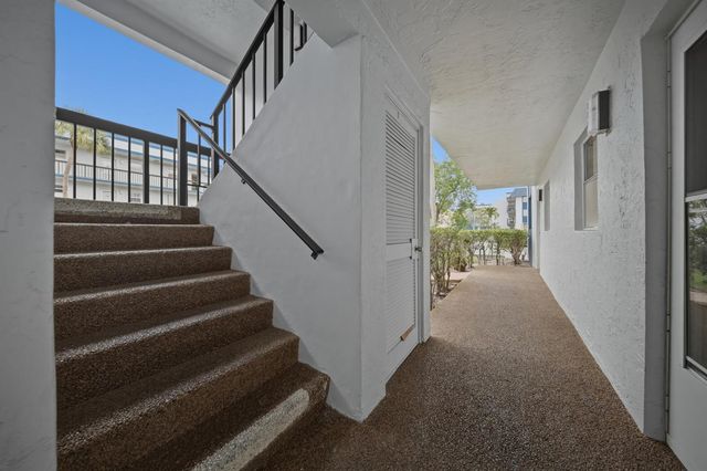 3040 Holiday Springs Boulevard 212, Margate, FL 33063