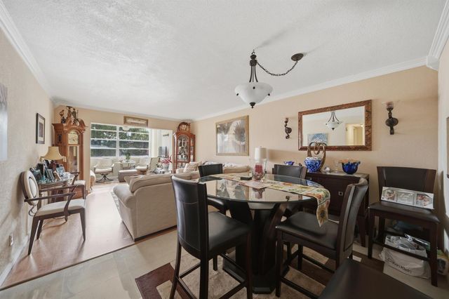 3040 Holiday Springs Boulevard 212, Margate, FL 33063