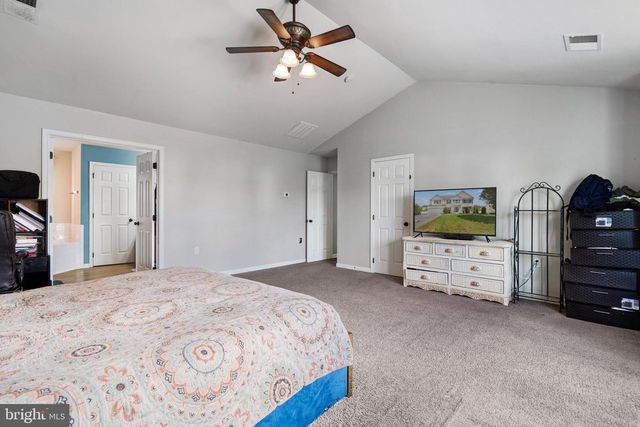 31 RULAND DR, Bunker Hill, WV 25413
