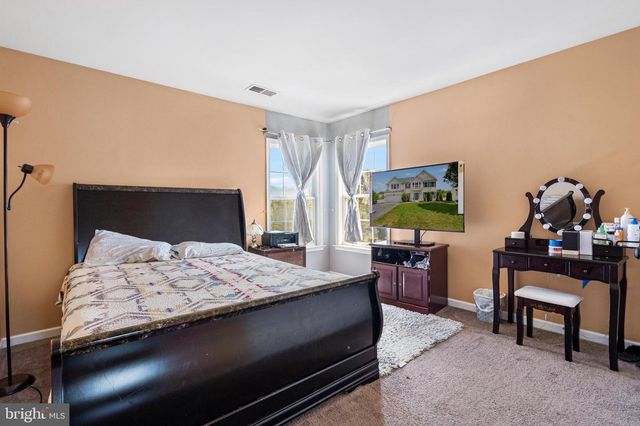 31 RULAND DR, Bunker Hill, WV 25413