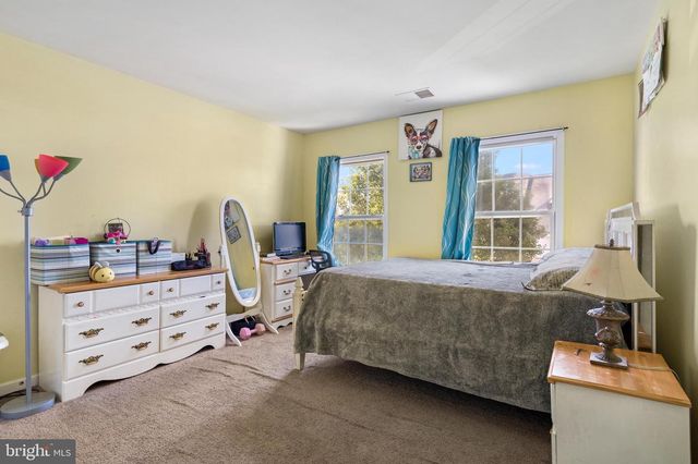 31 RULAND DR, Bunker Hill, WV 25413