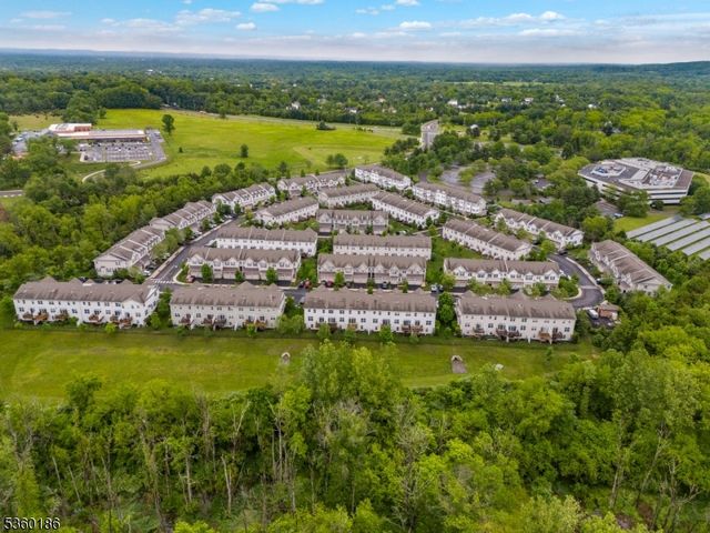 79 Autumn Ln, Montgomery Twp., NJ 08558