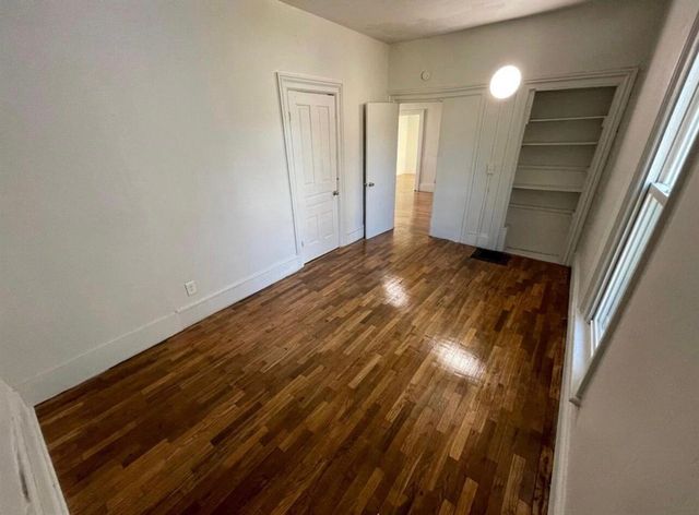 708 S Jackson Street, Jackson, MI 49203