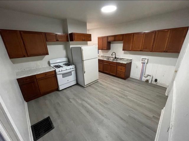 708 S Jackson Street, Jackson, MI 49203