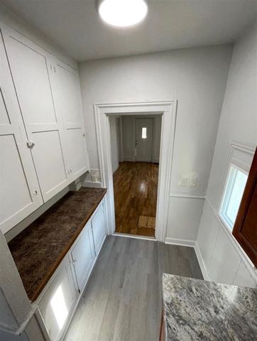 708 S Jackson Street, Jackson, MI 49203