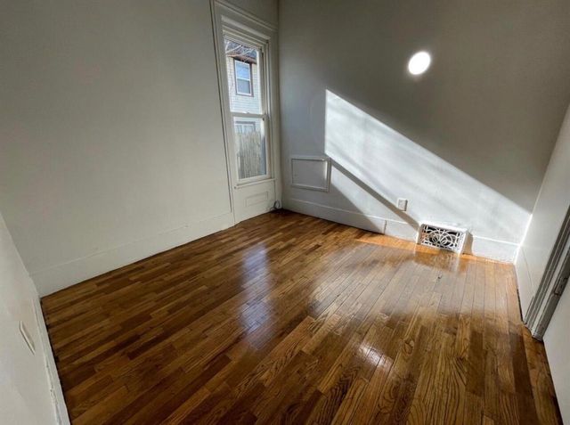 708 S Jackson Street, Jackson, MI 49203