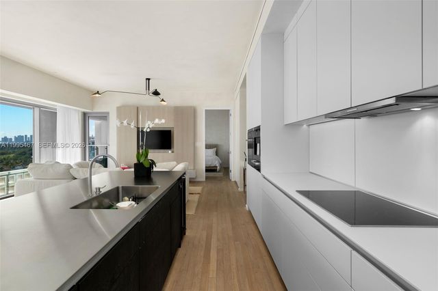 2901 Collins Ave 1204, Miami Beach, FL 33140