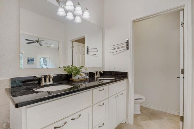 2109 Newfield LN A, Austin, TX 78703