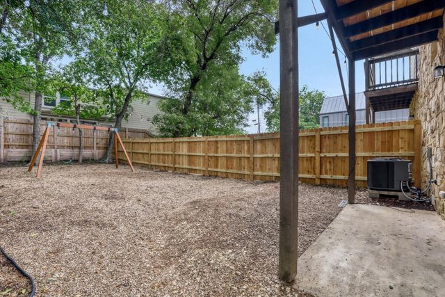 2109 Newfield LN A, Austin, TX 78703