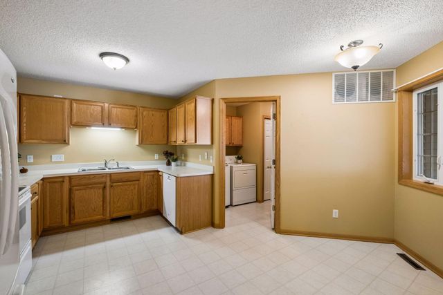 7929 Barrymore Lane, Woodbury, MN 55125