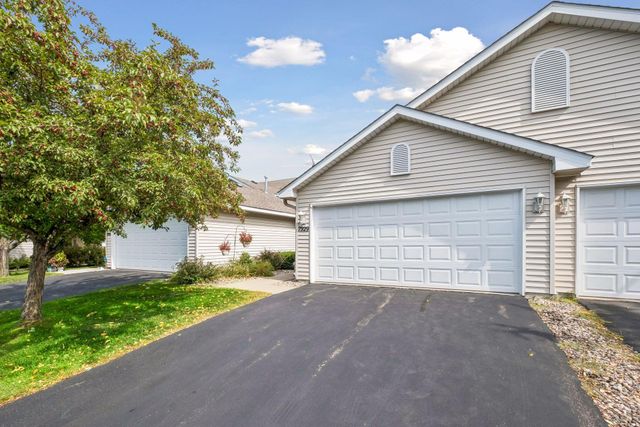 7929 Barrymore Lane, Woodbury, MN 55125