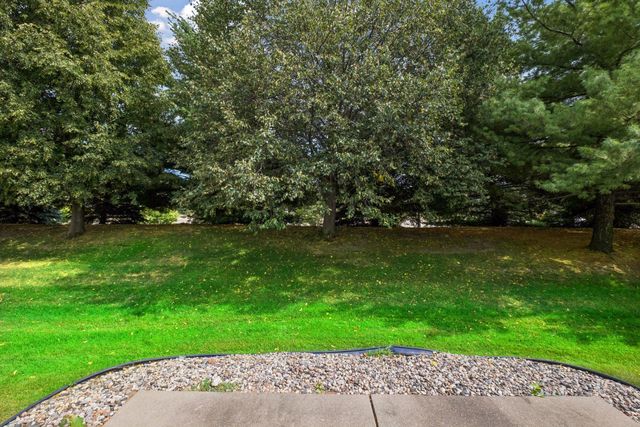 7929 Barrymore Lane, Woodbury, MN 55125
