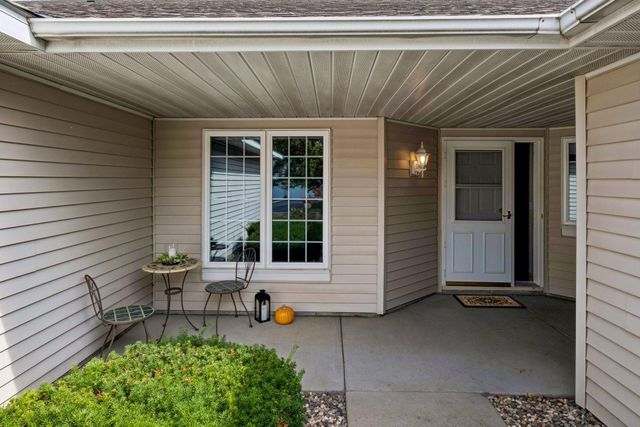 7929 Barrymore Lane, Woodbury, MN 55125