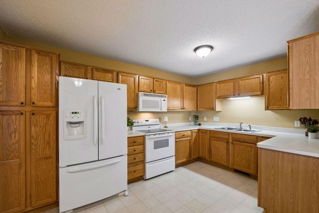 7929 Barrymore Lane, Woodbury, MN 55125
