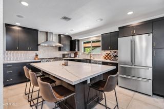 7702 De Soto Avenue, Canoga Park, CA 91304