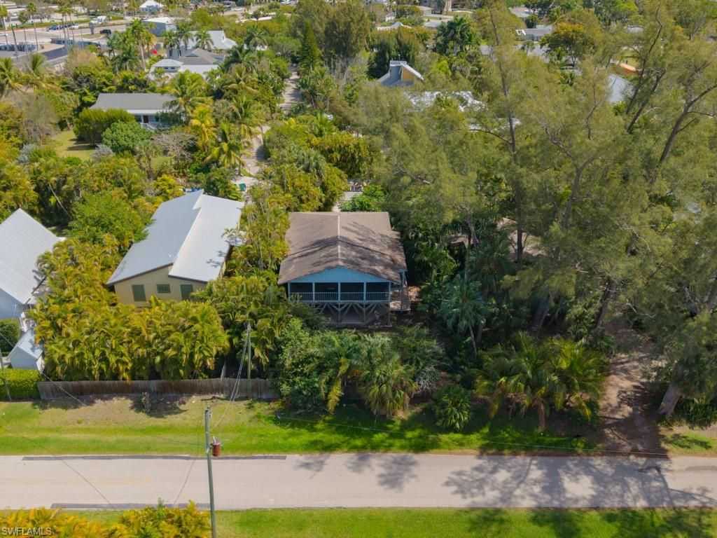 2022 Frederick ST, NAPLES, FL 34112 — photo 2