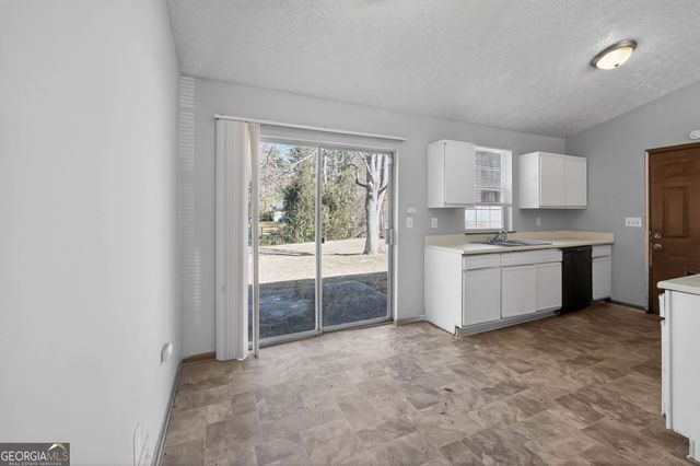 10248 Briarbay Loop, Jonesboro, GA 30238