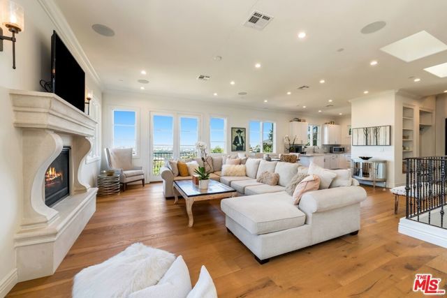 3721 Eureka Drive, Studio City (los Angeles), CA 91604