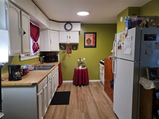 2204 PLUM Street, Erie, PA 16502